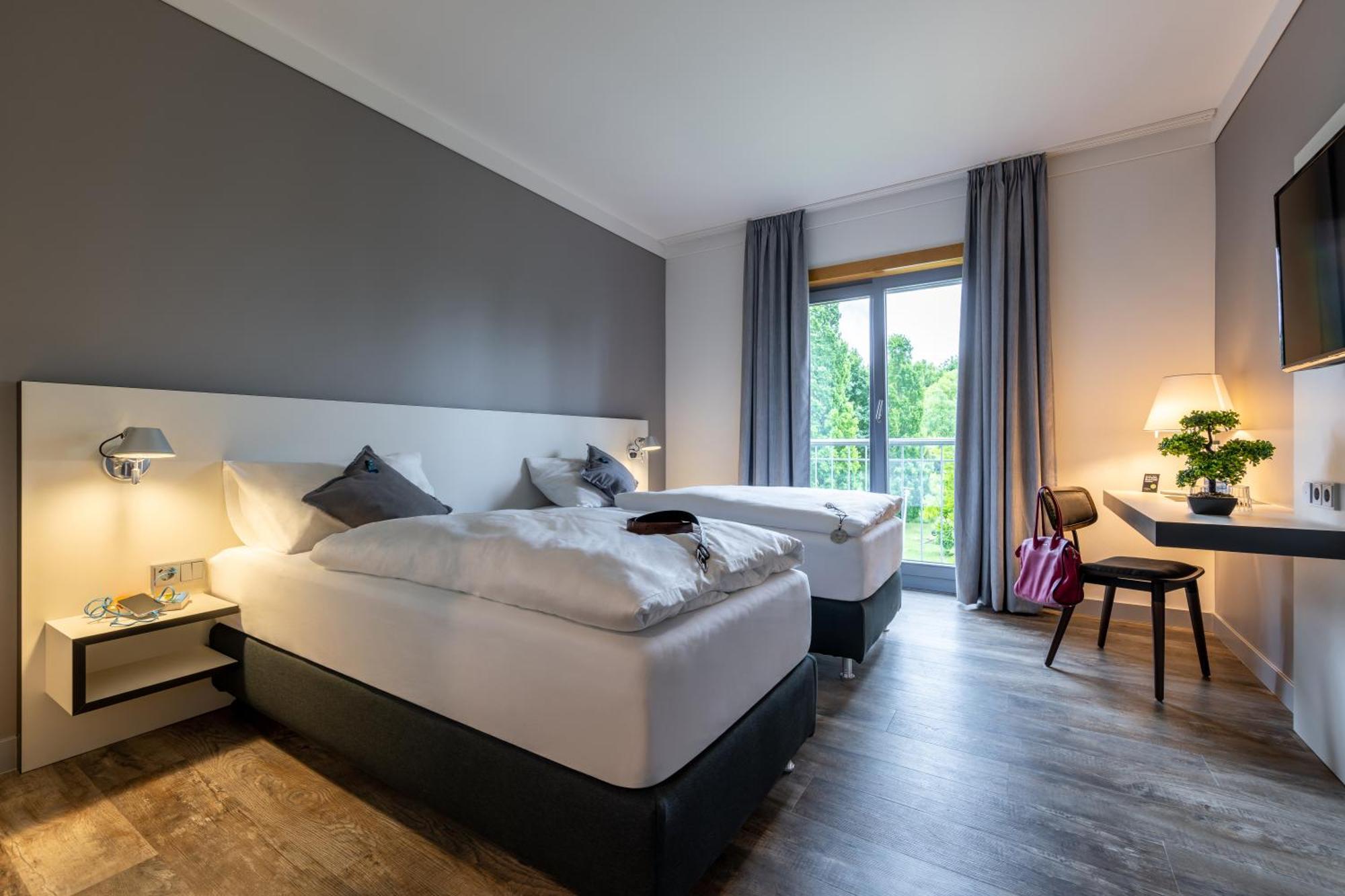 Hotel Leipheim Süd Bagian luar foto