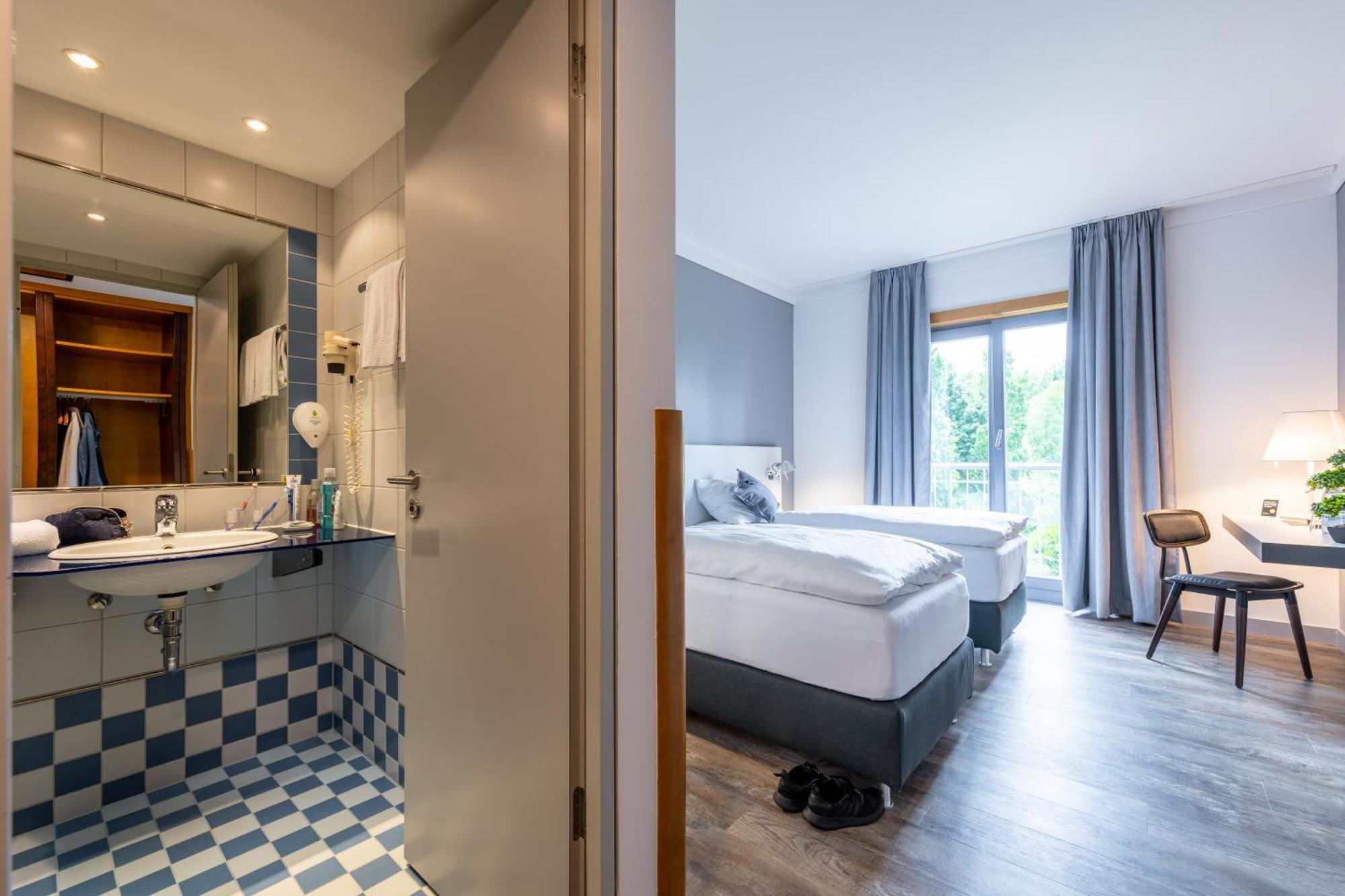 Hotel Leipheim Süd Bagian luar foto
