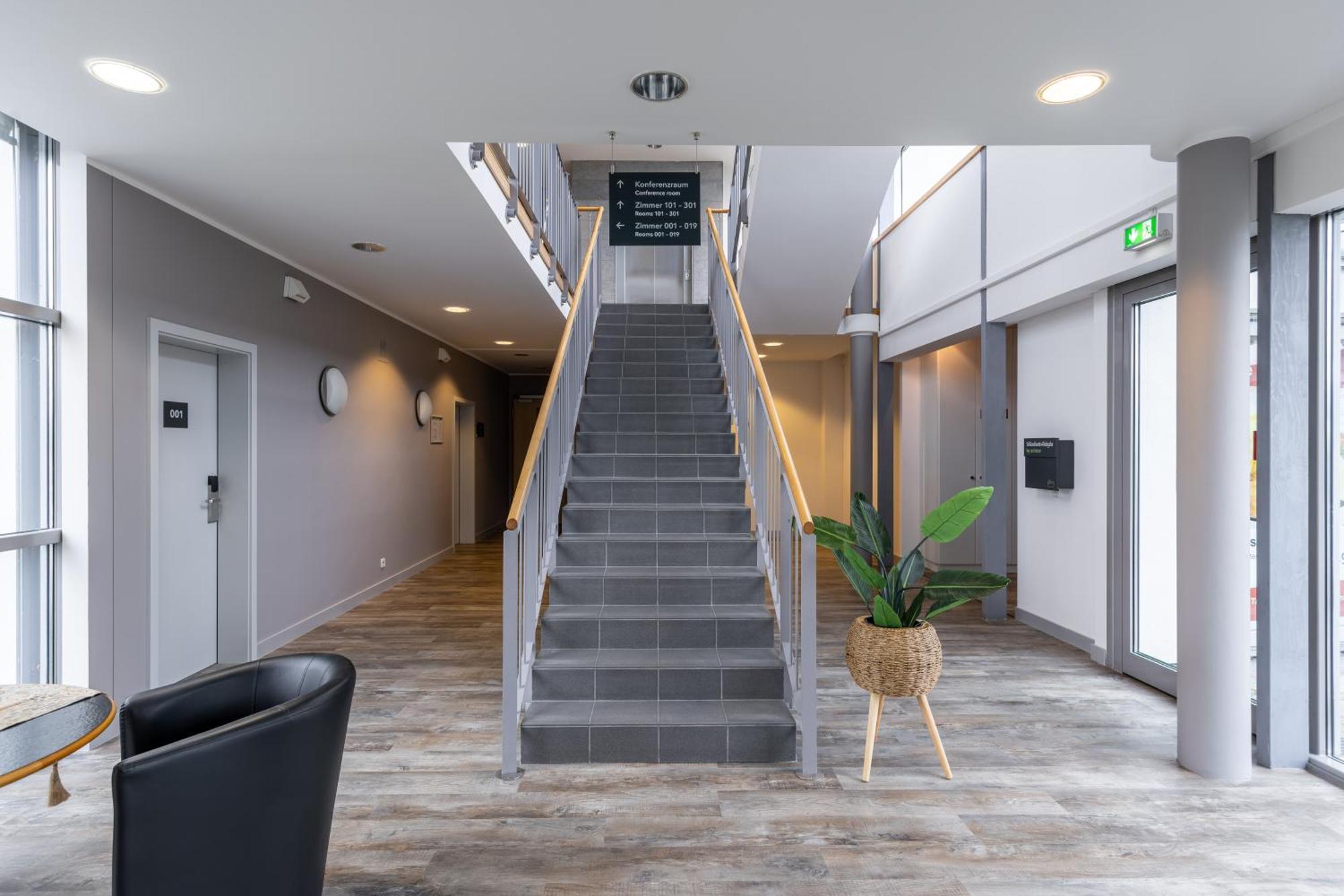 Hotel Leipheim Süd Bagian luar foto