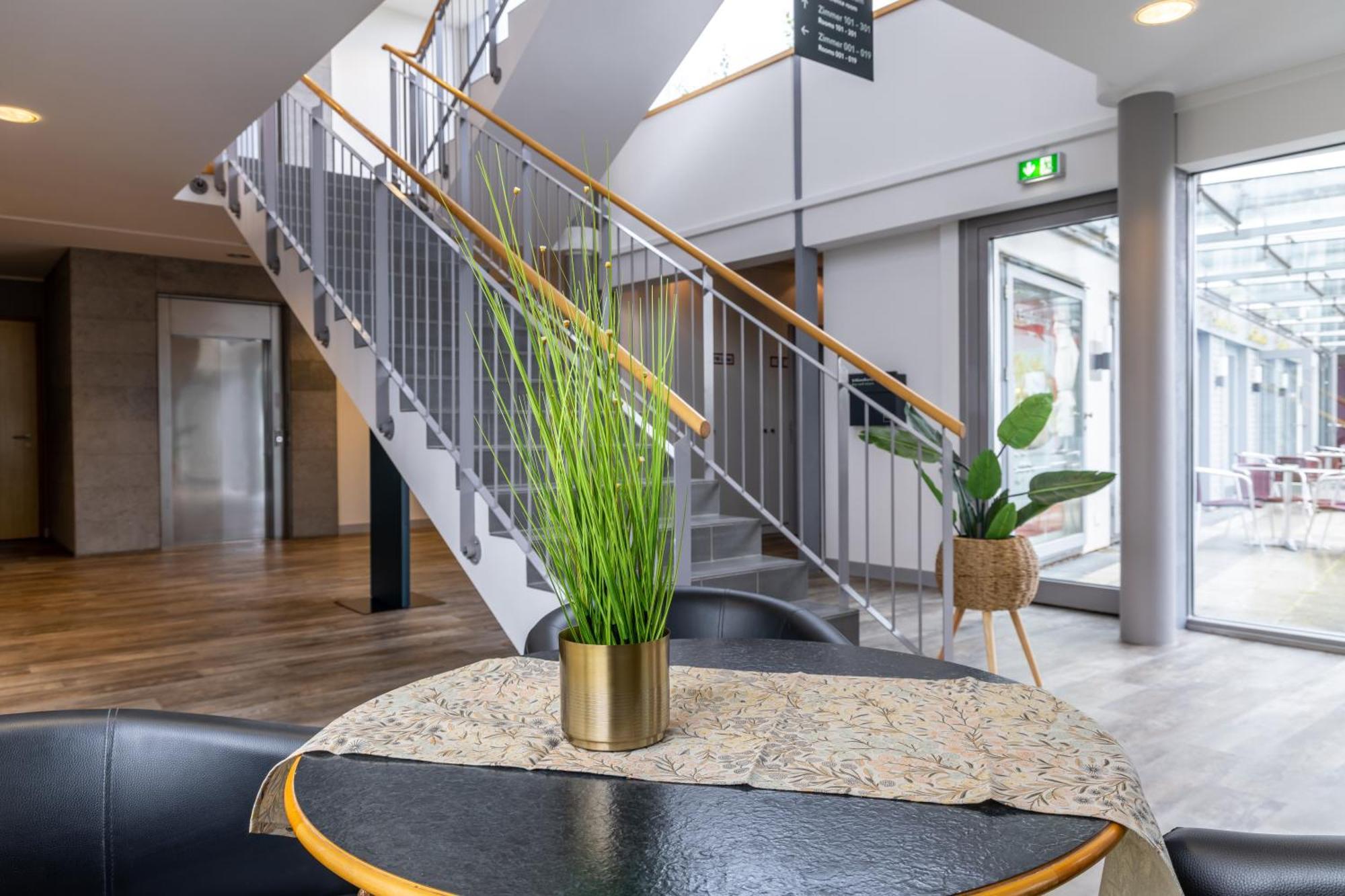 Hotel Leipheim Süd Bagian luar foto