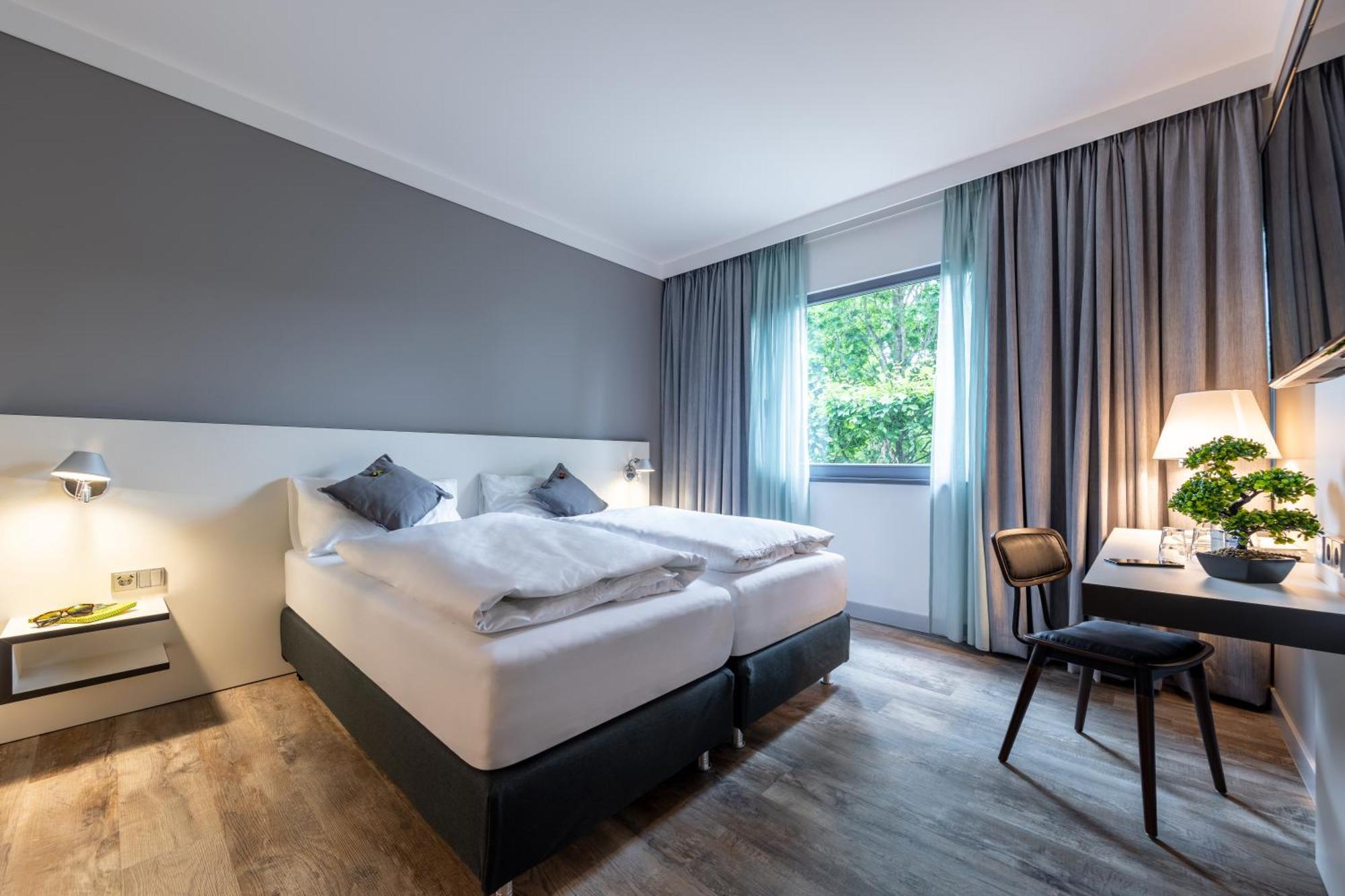 Hotel Leipheim Süd Bagian luar foto