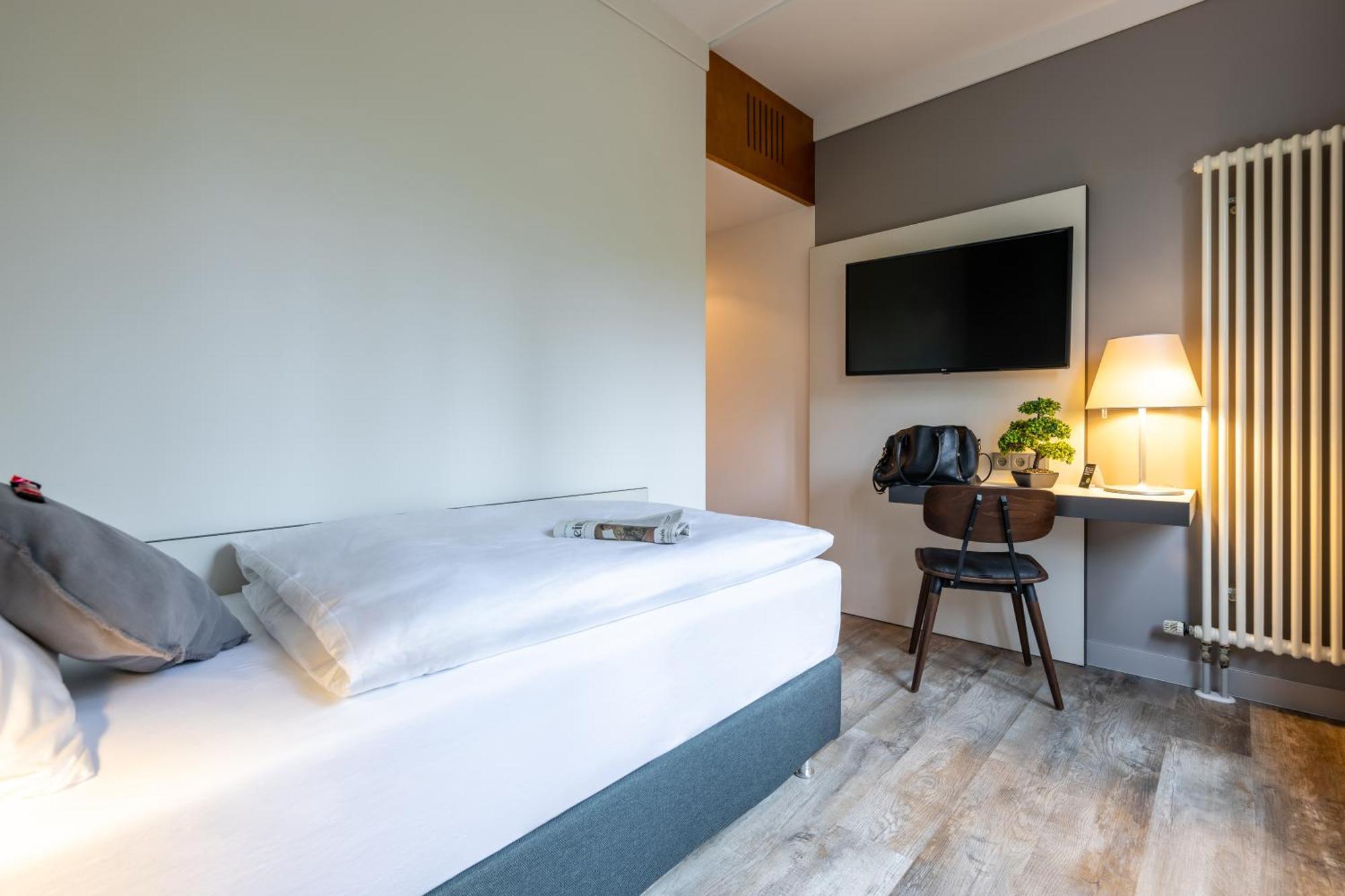 Hotel Leipheim Süd Bagian luar foto