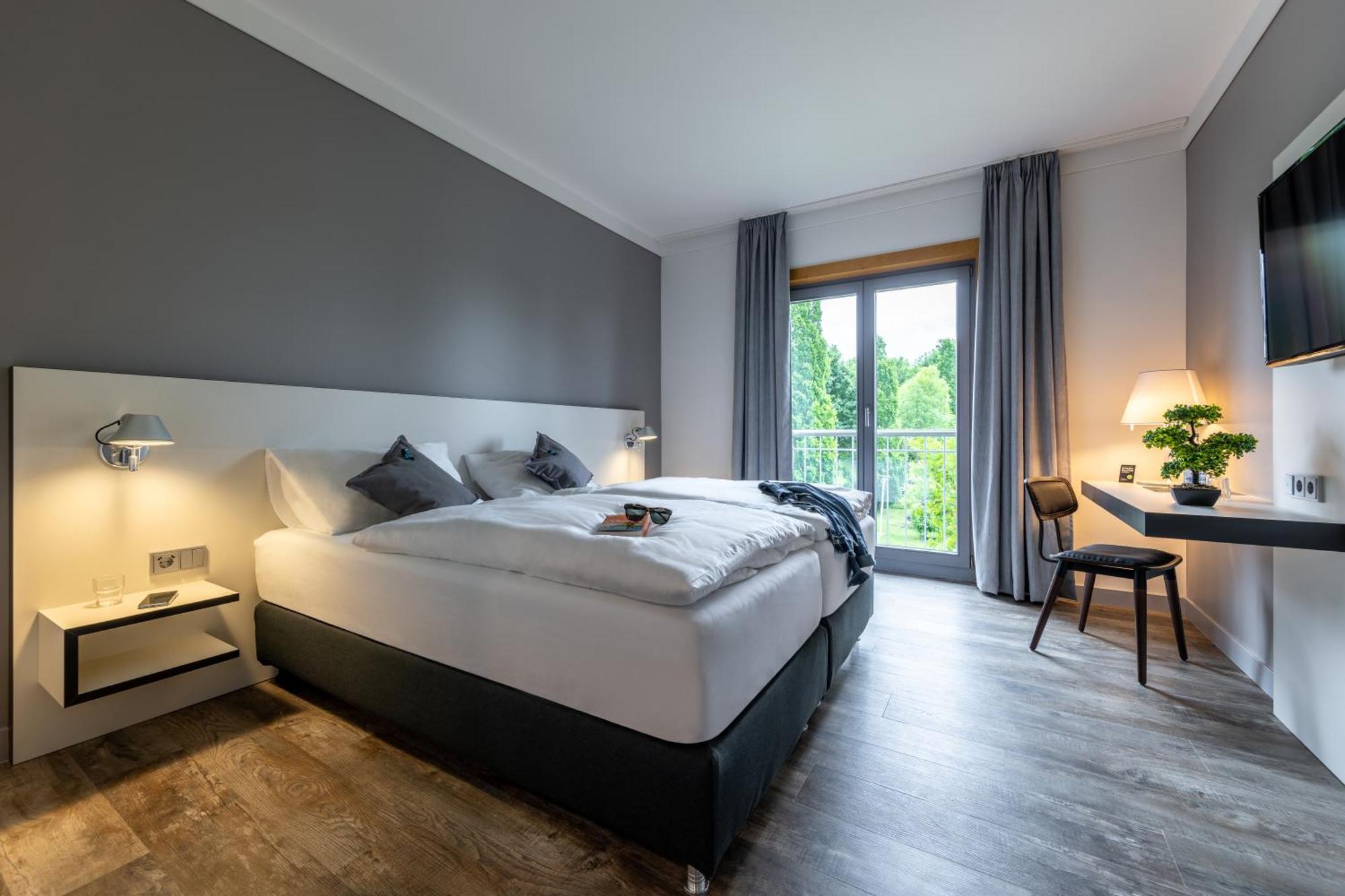 Hotel Leipheim Süd Bagian luar foto