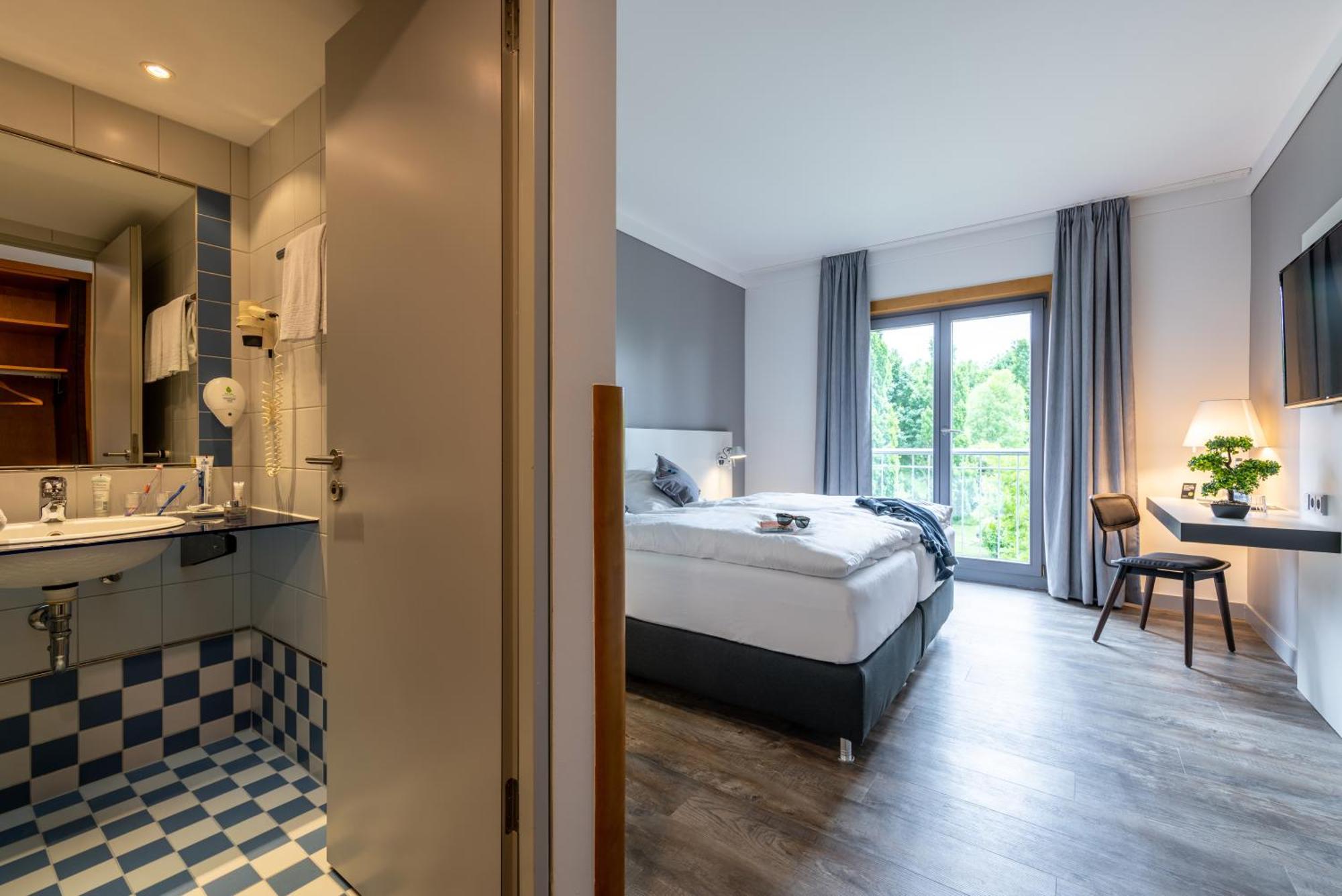 Hotel Leipheim Süd Bagian luar foto